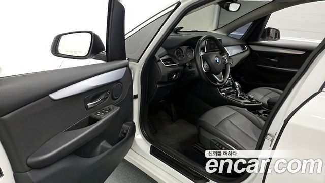 BMW 2-Series 2019 — photo 10