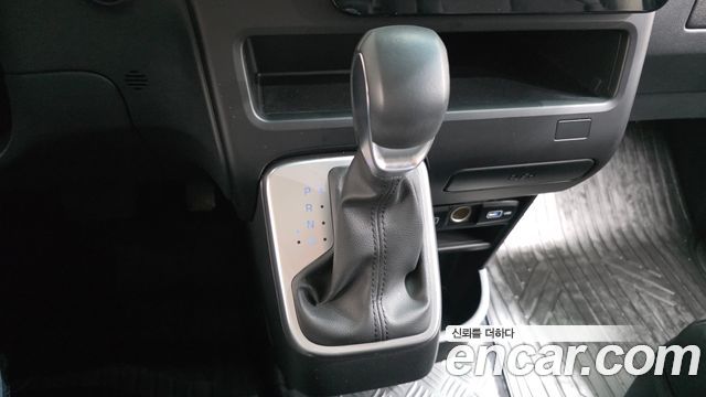 Hyundai Staria 2024 — photo 12