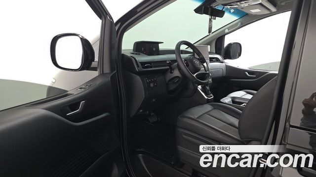 Hyundai Staria 2024 — photo 13
