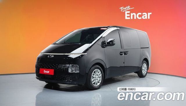 Hyundai Staria 2024 — photo 1