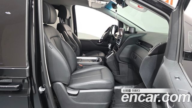 Hyundai Staria 2024 — photo 16