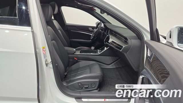 Audi A6 2021 — photo 11