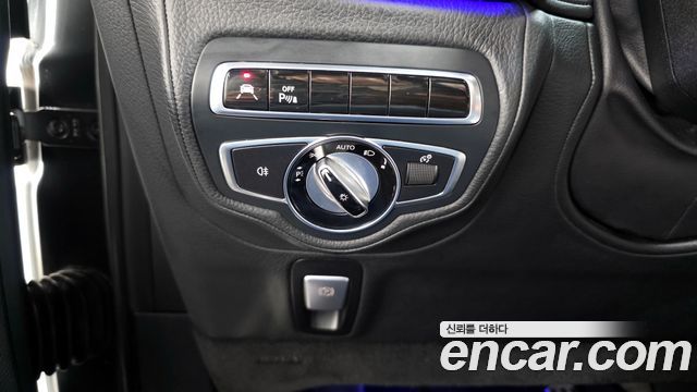 Mercedes-Benz G-Class 2021 — photo 27