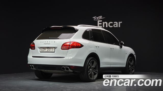 Porsche Cayenne 2014 — photo 2
