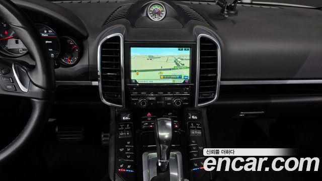 Porsche Cayenne 2014 — photo 14