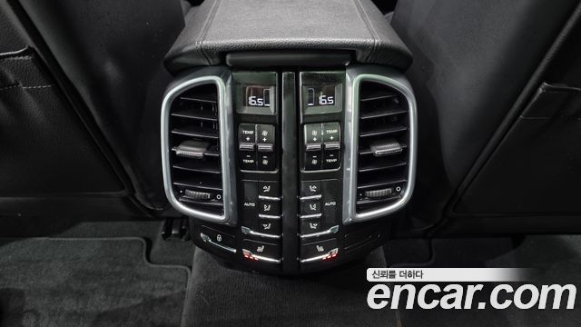 Porsche Cayenne 2014 — photo 19