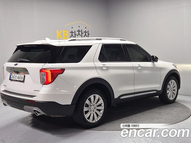 Ford Explorer 2022 — photo 4