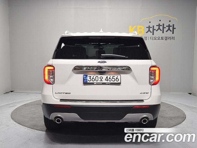 Ford Explorer 2022 — photo 5