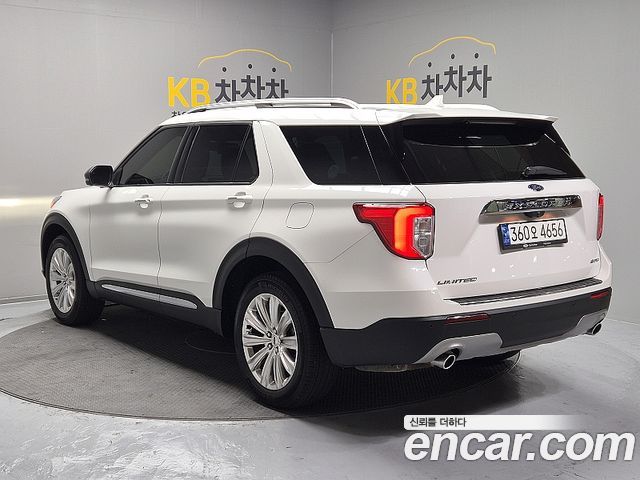 Ford Explorer 2022 — photo 6