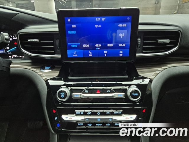 Ford Explorer 2022 — photo 12