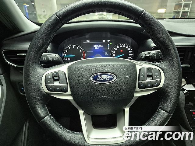Ford Explorer 2022 — photo 13