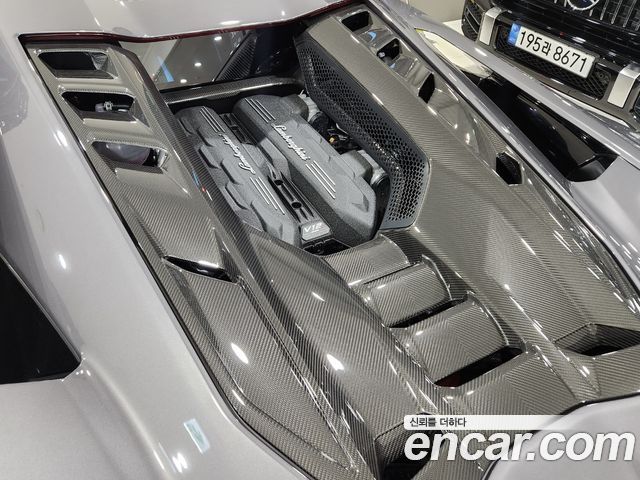 Lamborghini Revuelto 2025 — photo 6