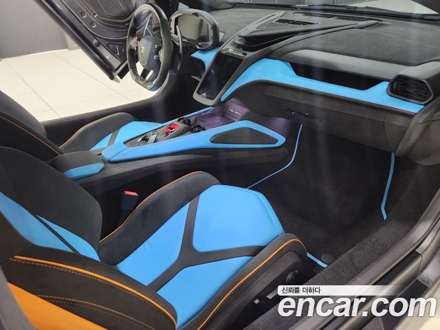 Lamborghini Revuelto 2025 — photo 7