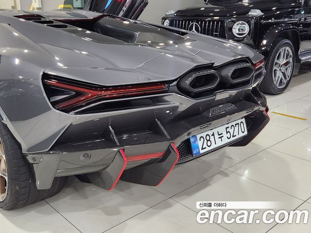 Lamborghini Revuelto 2025 — photo 12