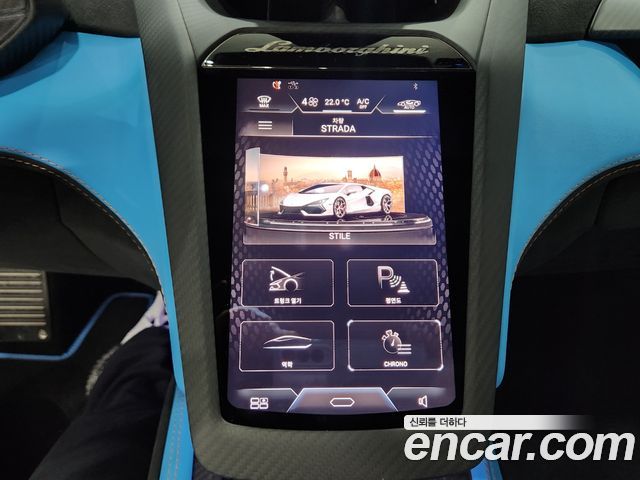 Lamborghini Revuelto 2025 — photo 16
