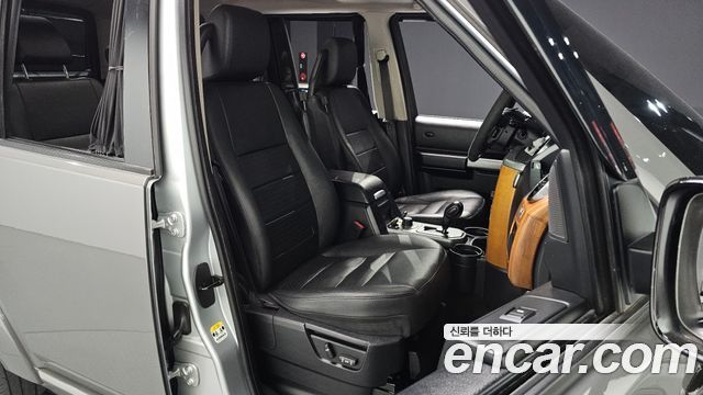 Land Rover Discovery 2008 — photo 17