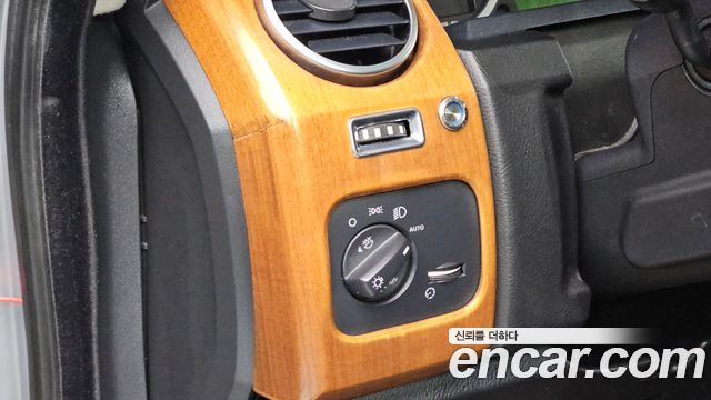 Land Rover Discovery 2008 — photo 20