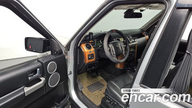 Land Rover Discovery 2008 — photo 25