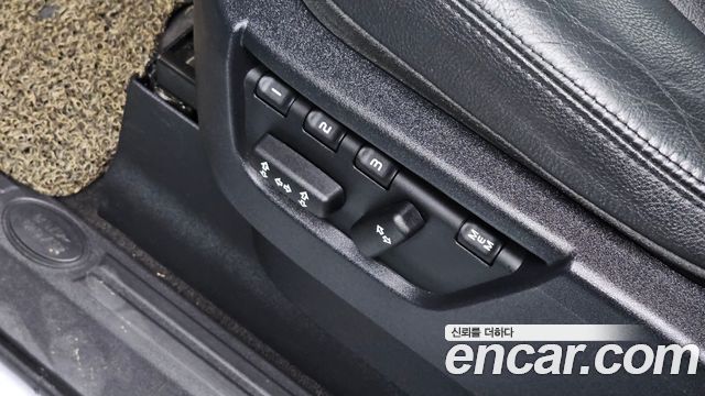Land Rover Discovery 2008 — photo 16