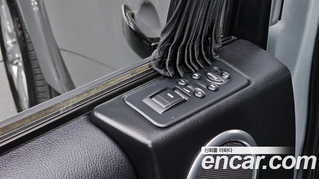 Land Rover Discovery 2008 — photo 27