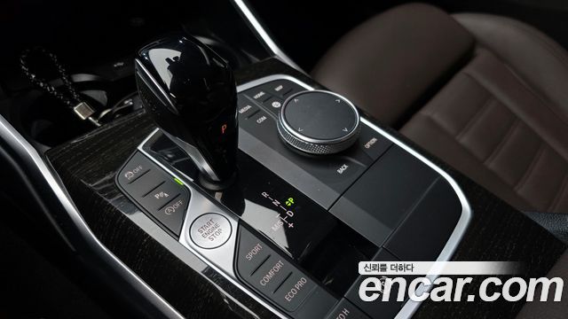 BMW 3-Series 2022 — photo 12