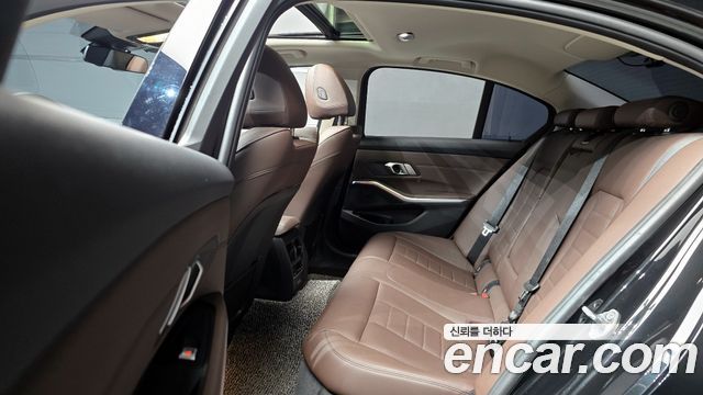 BMW 3-Series 2022 — photo 18