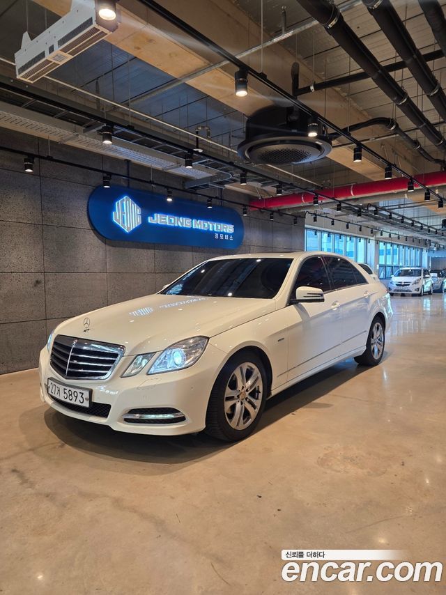 Mercedes-Benz E-Class 2011 — photo 3