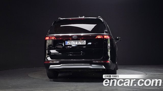Kia Canival 2021 — photo 4