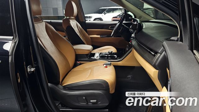 Kia Canival 2021 — photo 16