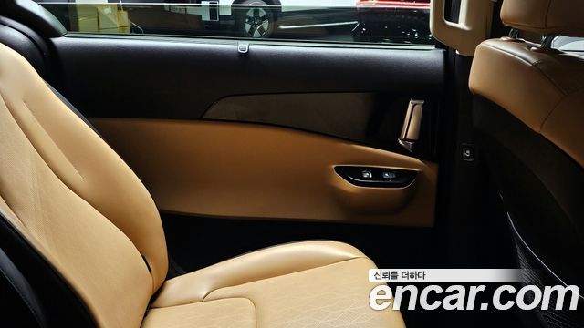 Kia Canival 2021 — photo 28