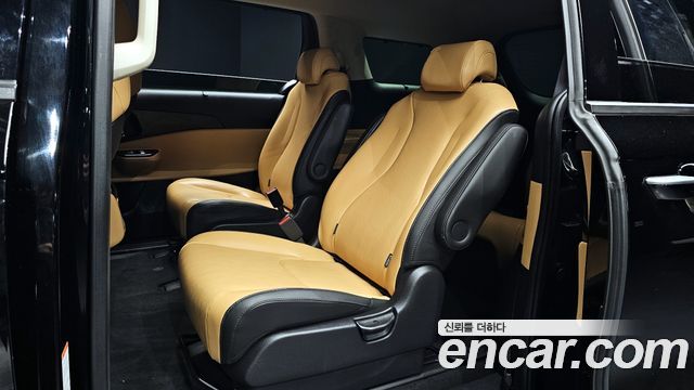 Kia Canival 2021 — photo 29