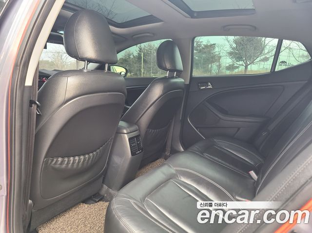 Kia K5 2011 — photo 12