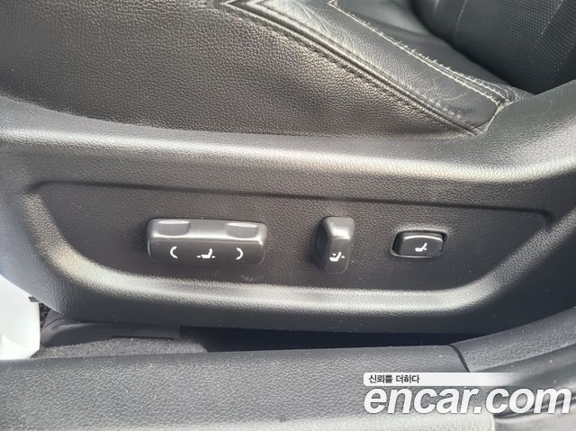 Kia K5 2011 — photo 16