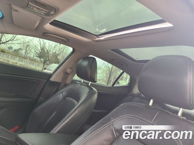 Kia K5 2011 — photo 19