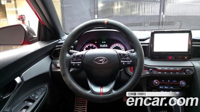 Hyundai Veloster 2018 — photo 19