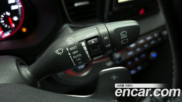 Hyundai Veloster 2018 — photo 24