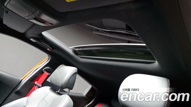 Hyundai Veloster 2018 — photo 25