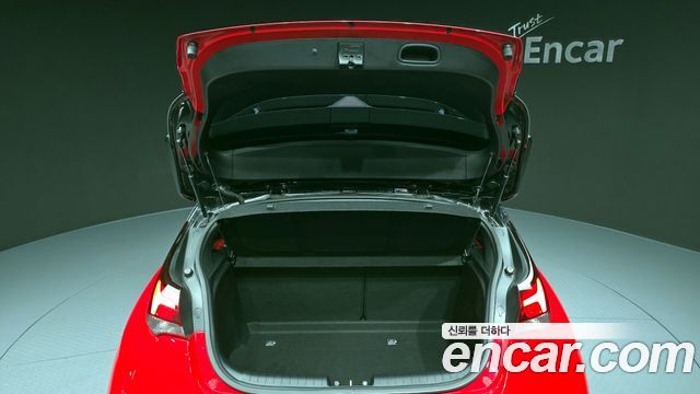 Hyundai Veloster 2018 — photo 26