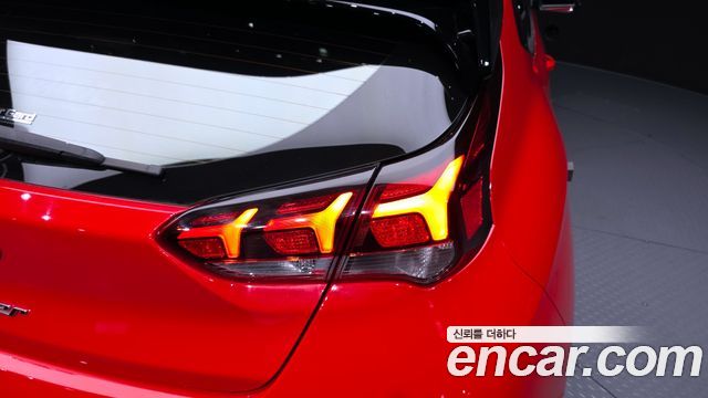 Hyundai Veloster 2018 — photo 9