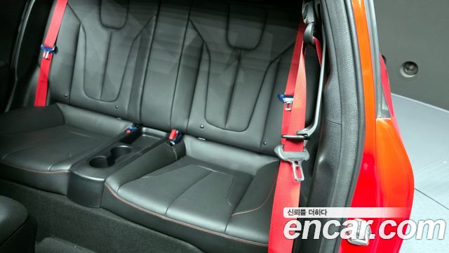 Hyundai Veloster 2018 — photo 16