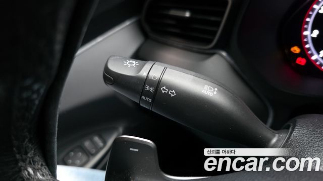 Hyundai Veloster 2018 — photo 28