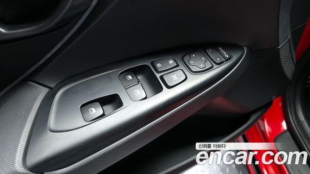 Hyundai Veloster 2018 — photo 29