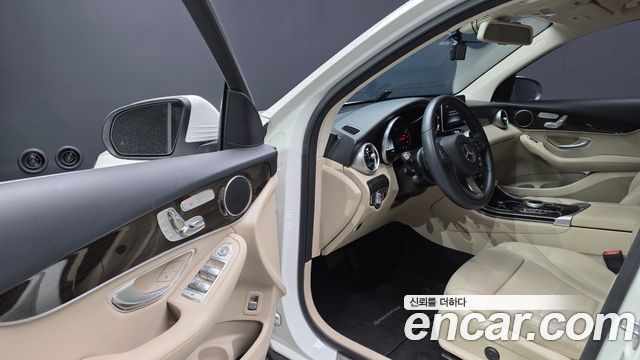 Mercedes-Benz GLC-Class 2019 — photo 10