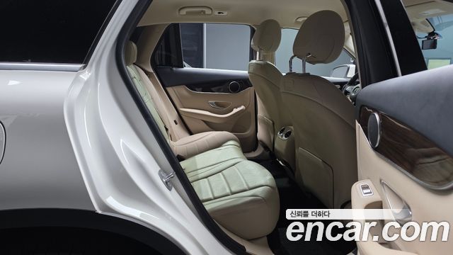 Mercedes-Benz GLC-Class 2019 — photo 12
