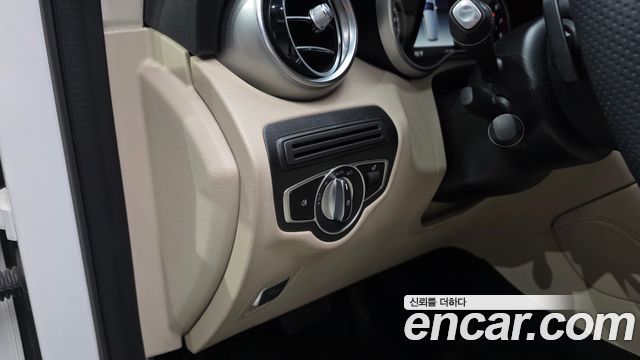 Mercedes-Benz GLC-Class 2019 — photo 17