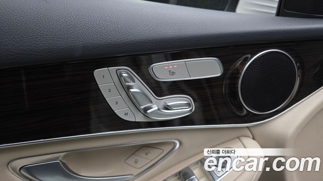 Mercedes-Benz GLC-Class 2019 — photo 19