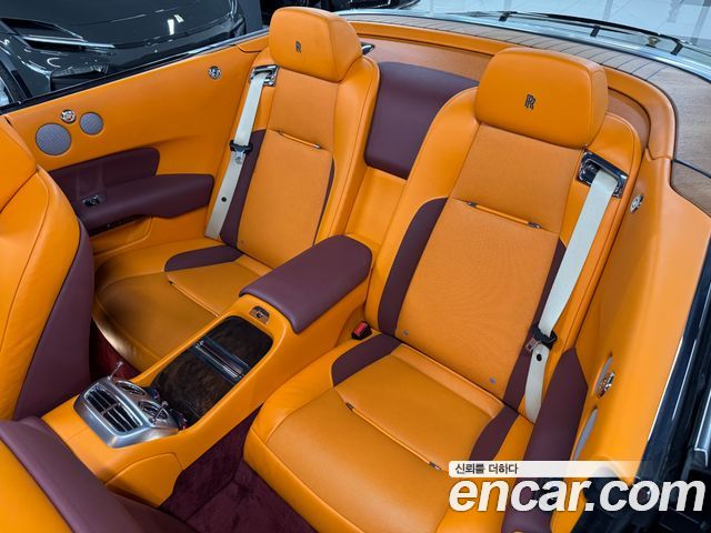 Rolls-Royce Dawn 2018 — photo 15