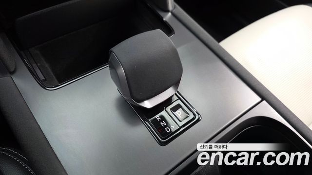 Land Rover Discovery Sport 2025 — photo 9