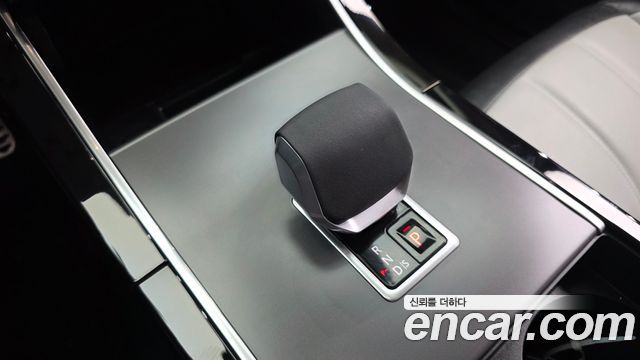Land Rover Range Rover Evoque 2025 — photo 9