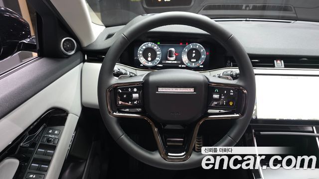 Land Rover Range Rover Evoque 2025 — photo 13